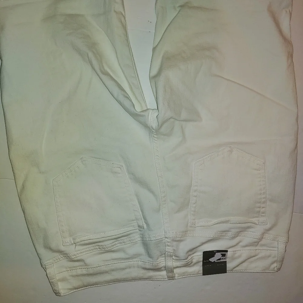 NWT JCP White Denim Shorts 31